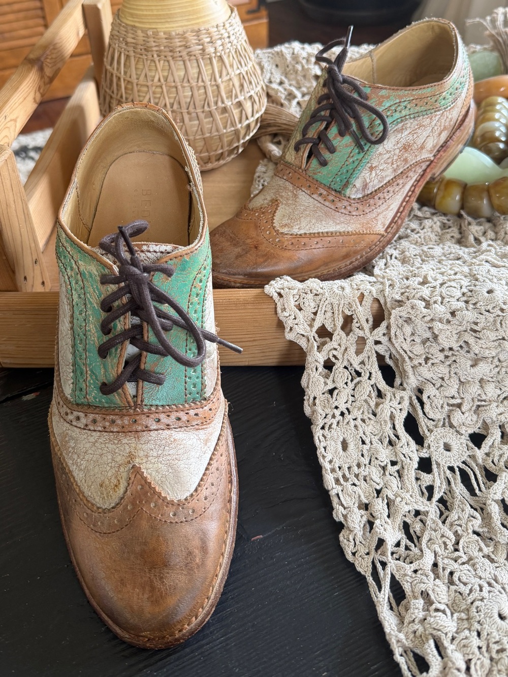 Bed Stu Vintage Tri-Color Distressed Leather Wingtip Oxfords Tan, White, Green 9